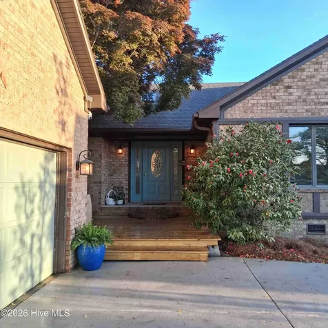 824 Pelican Drive New Bern NC 28560
