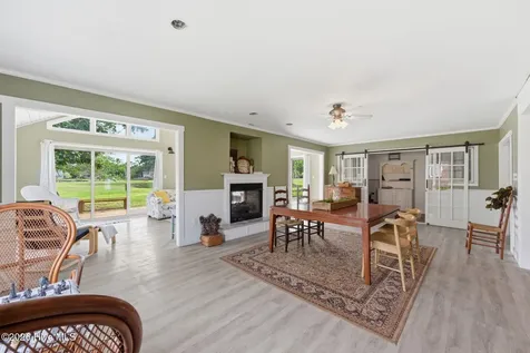 824 Pelican Drive New Bern NC 28560
