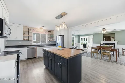 824 Pelican Drive New Bern NC 28560