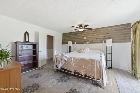 824 Pelican Drive New Bern NC 28560