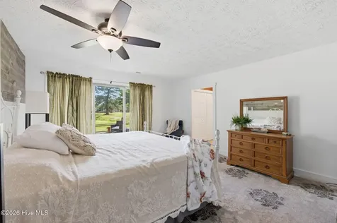 824 Pelican Drive New Bern NC 28560