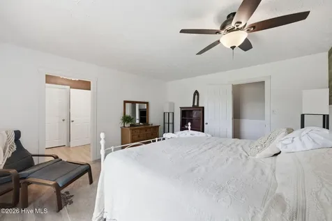 824 Pelican Drive New Bern NC 28560