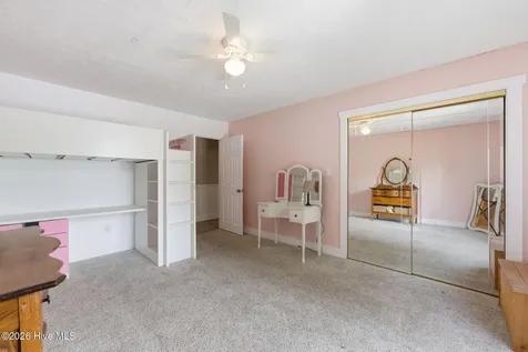 824 Pelican Drive New Bern NC 28560