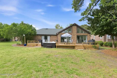 824 Pelican Drive New Bern NC 28560