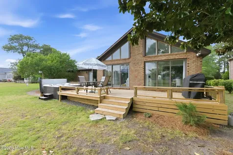 824 Pelican Drive New Bern NC 28560