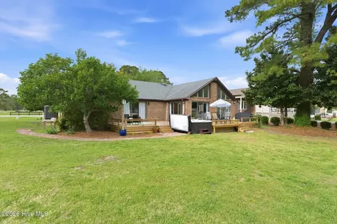 824 Pelican Drive New Bern NC 28560