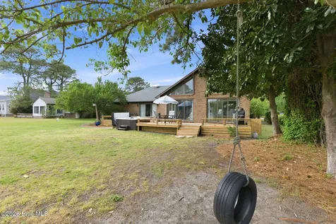 824 Pelican Drive New Bern NC 28560