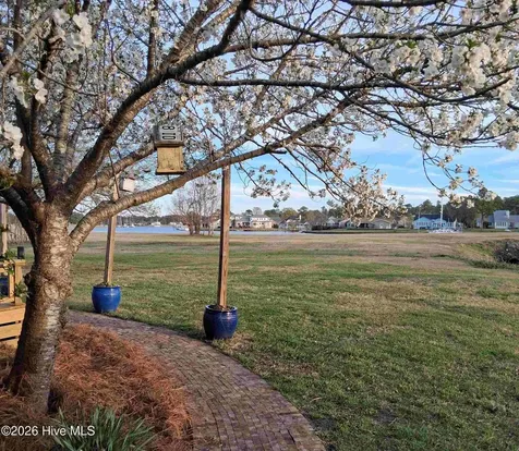 824 Pelican Drive New Bern NC 28560
