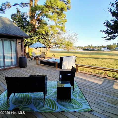 824 Pelican Drive New Bern NC 28560