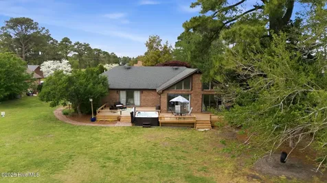 824 Pelican Drive New Bern NC 28560