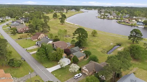 824 Pelican Drive New Bern NC 28560