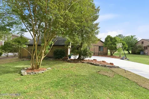 824 Pelican Drive New Bern NC 28560