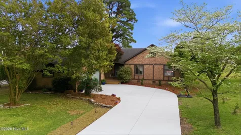 824 Pelican Drive New Bern NC 28560