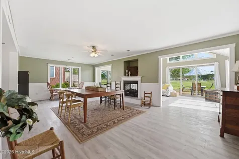 824 Pelican Drive New Bern NC 28560