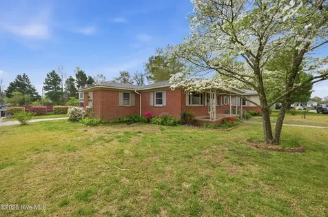 206 Hiland Park Avenue Hertford NC 27944
