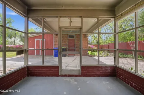 206 Hiland Park Avenue Hertford NC 27944