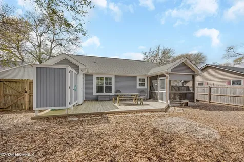 134 NW 17th Street Oak Island NC 28465