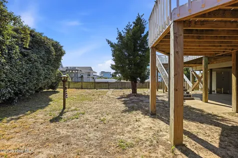 315 Brunswick Avenue W Holden Beach NC 28462
