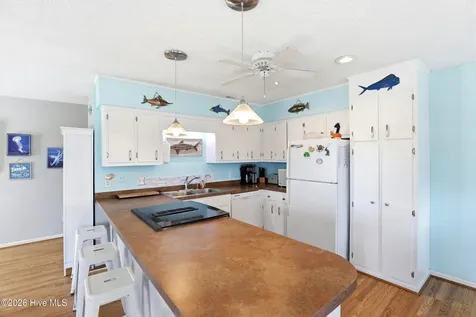 315 Brunswick Avenue W Holden Beach NC 28462