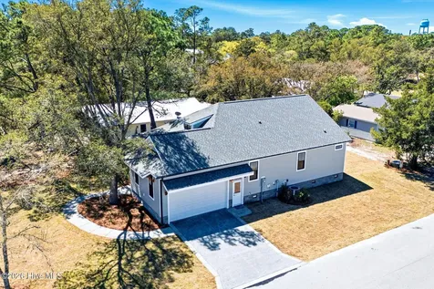 141 NE 39th Street Oak Island NC 28465