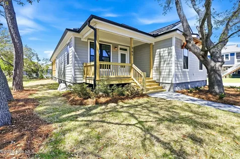141 NE 39th Street Oak Island NC 28465