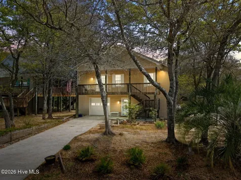 112 SE 12th Street Oak Island NC 28465