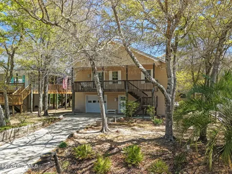 112 SE 12th Street Oak Island NC 28465