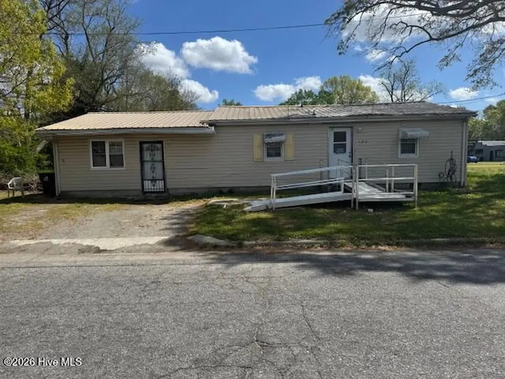 104 Smith Street Robersonville NC 27871