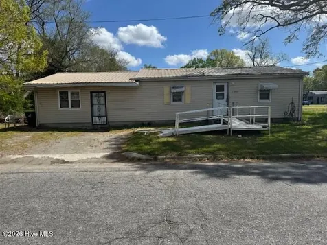 104 Smith Street Robersonville NC 27871