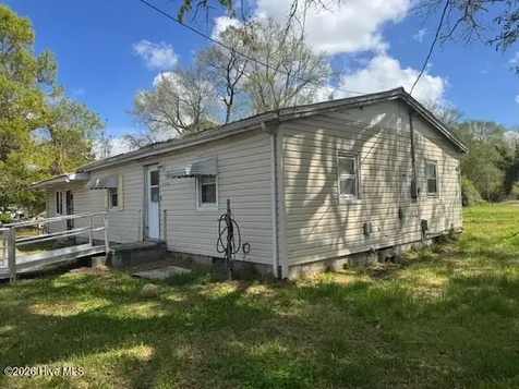 104 Smith Street Robersonville NC 27871