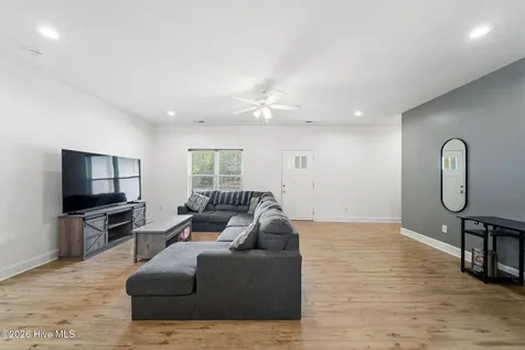 602 Hobbs Drive Jacksonville NC 28540