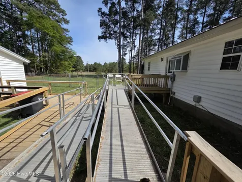 5841 Crestline Road Laurinburg NC 28352