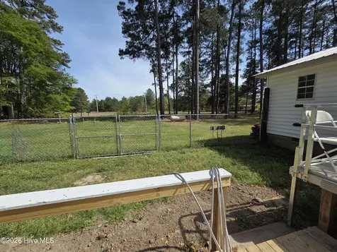 5841 Crestline Road Laurinburg NC 28352