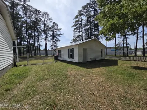 5841 Crestline Road Laurinburg NC 28352