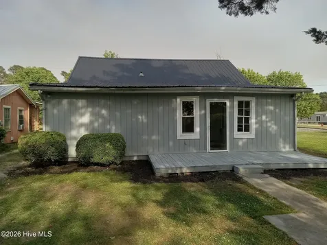 518 S Brown Street Chadbourn NC 28431