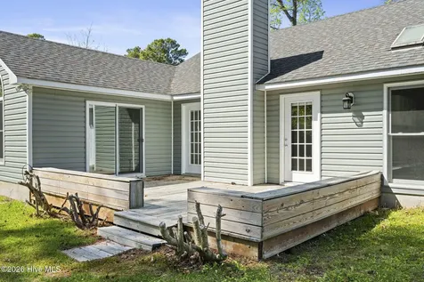 814 Lord Granville Drive Morehead City NC 28557