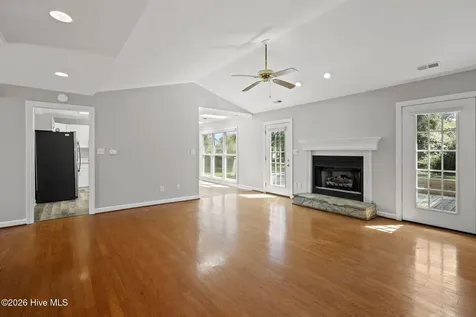 814 Lord Granville Drive Morehead City NC 28557