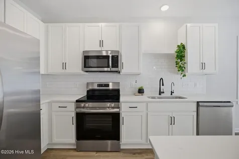 8329 Paramount Point Winnabow NC 28479