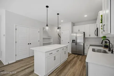 8329 Paramount Point Winnabow NC 28479