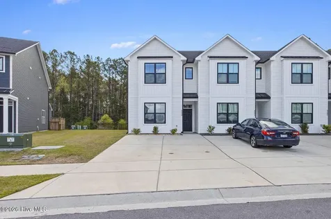 8329 Paramount Point Winnabow NC 28479