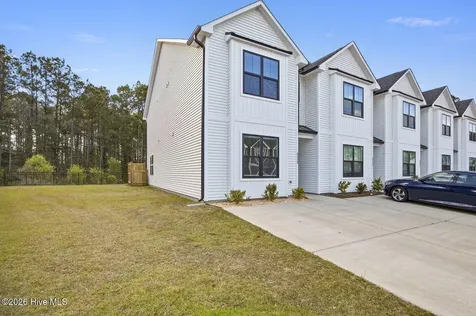 8329 Paramount Point Winnabow NC 28479