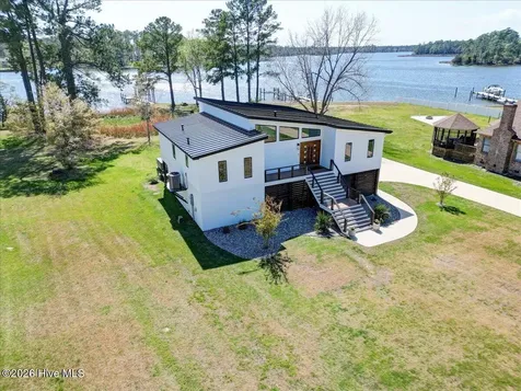9226 Hart Drive Oriental NC 28571