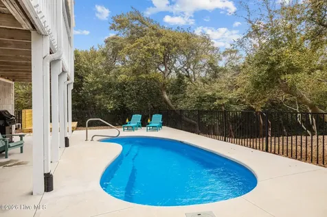 106 Azure Drive Emerald Isle NC 28594