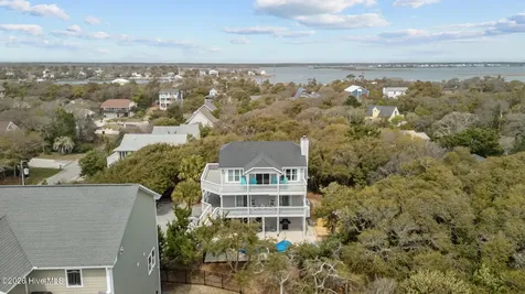 106 Azure Drive Emerald Isle NC 28594