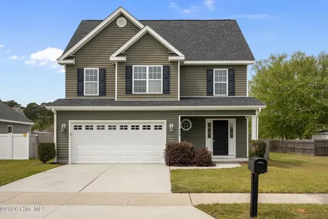 404 Knoll Circle Greenville NC 27858