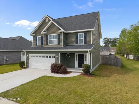 404 Knoll Circle Greenville NC 27858