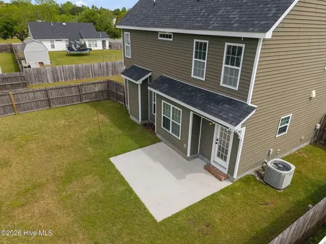 404 Knoll Circle Greenville NC 27858