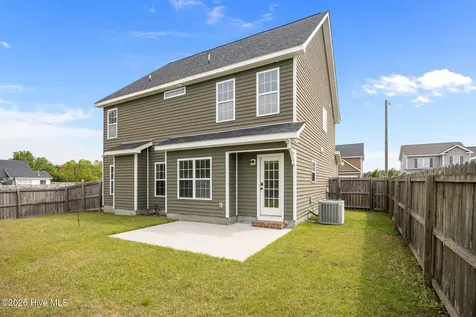 404 Knoll Circle Greenville NC 27858