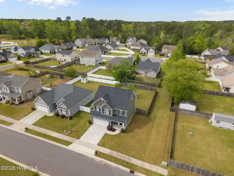404 Knoll Circle Greenville NC 27858