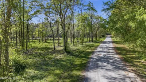 176 Quiet Water Drive Chinquapin NC 28521